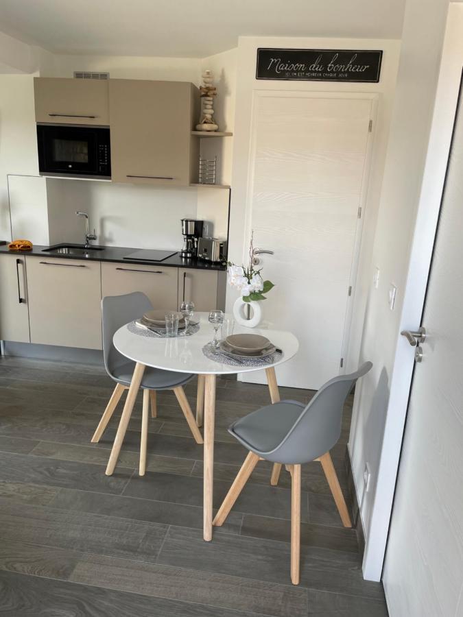 Au Charme Des Marees Apartment Lion-sur-Mer Ngoại thất bức ảnh
